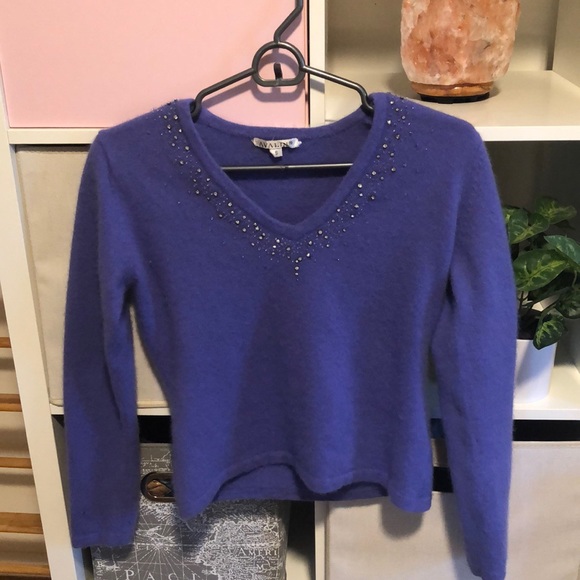 Sweaters - Retro Sweater w/ Rhinestones